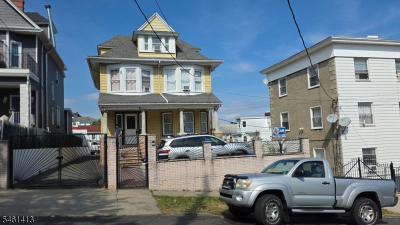 197 Grafton Ave Property Photo 1