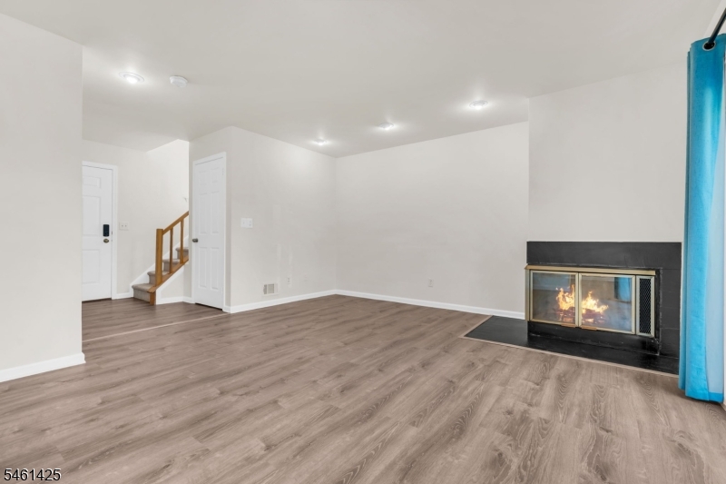 235 Mcauliffe Ct Property Photo 6