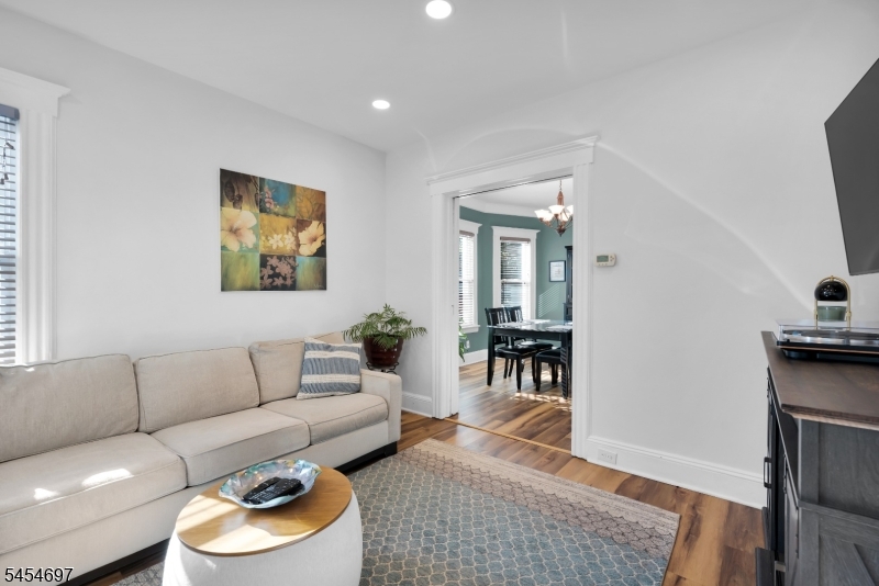 20 Twain Pl Property Photo 6