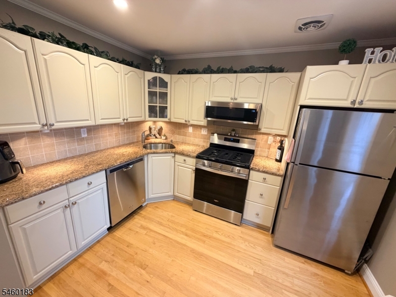 1124 Valley Rd 1a Property Photo 3