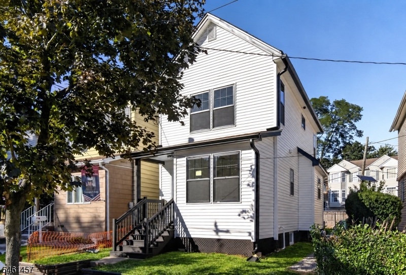 25 Maple Ave Property Photo 1