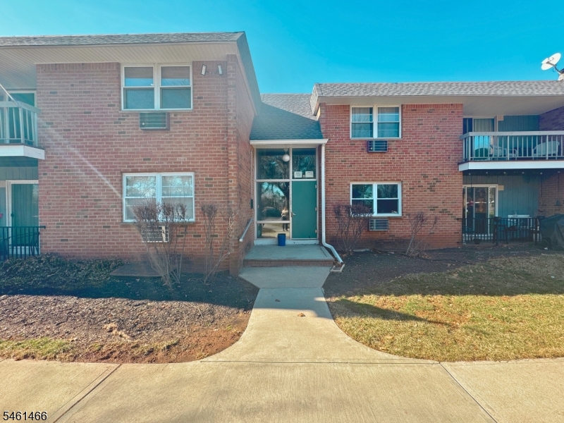 806 Eves Dr Property Photo 1