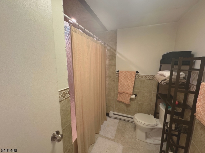 806 Eves Dr Property Photo 5