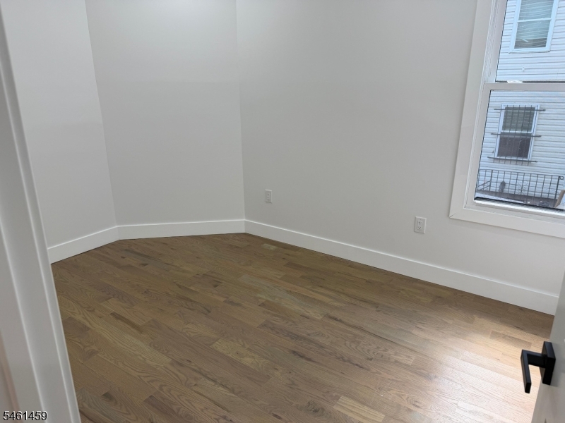 57 Montgomery Ave 1 Property Photo 9