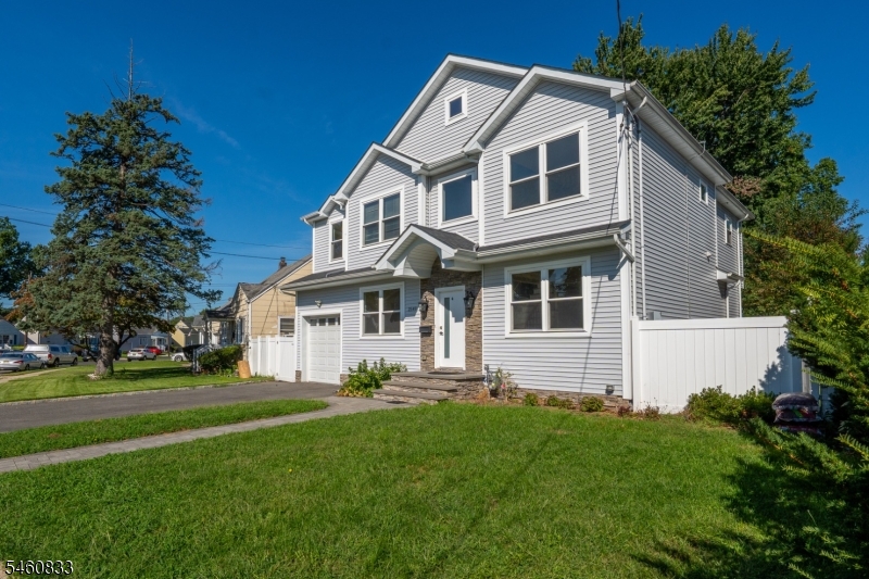 2549 Audrey Ter Property Photo 3