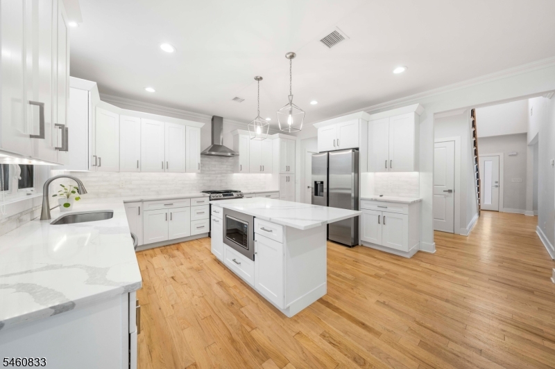 2549 Audrey Ter Property Photo 6
