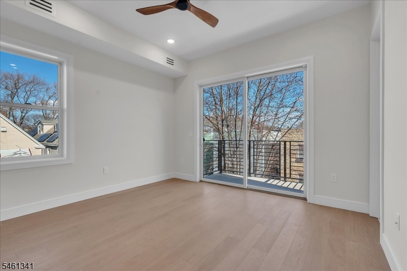 206 Clendenny Ave 2 Property Photo 13