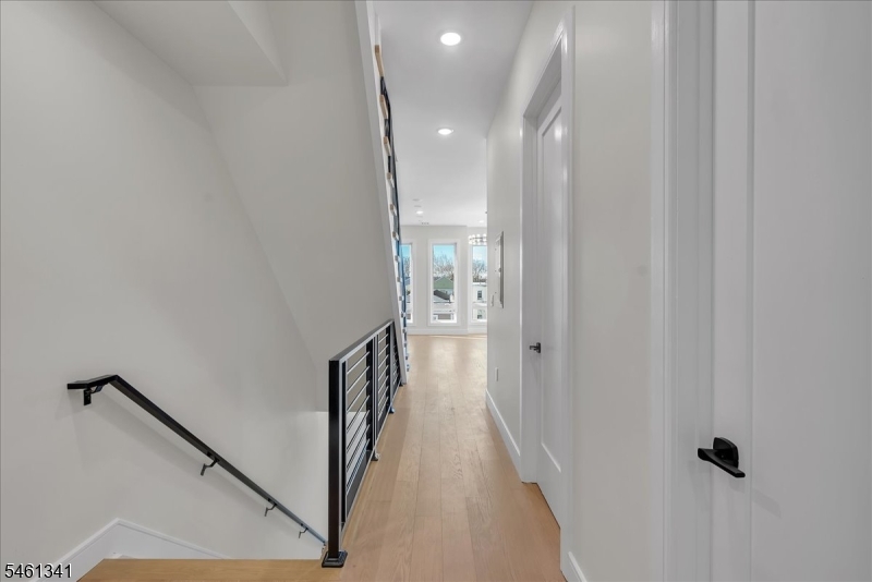 206 Clendenny Ave 2 Property Photo 23