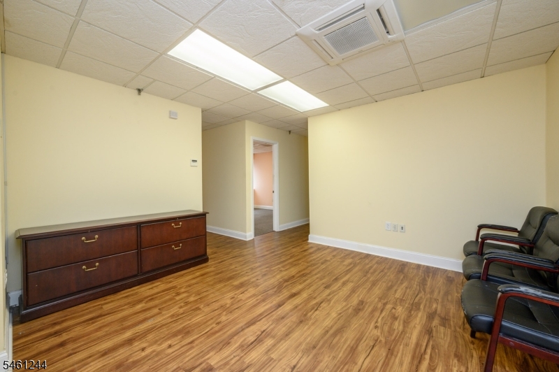 727 Raritan Rd Property Photo 5