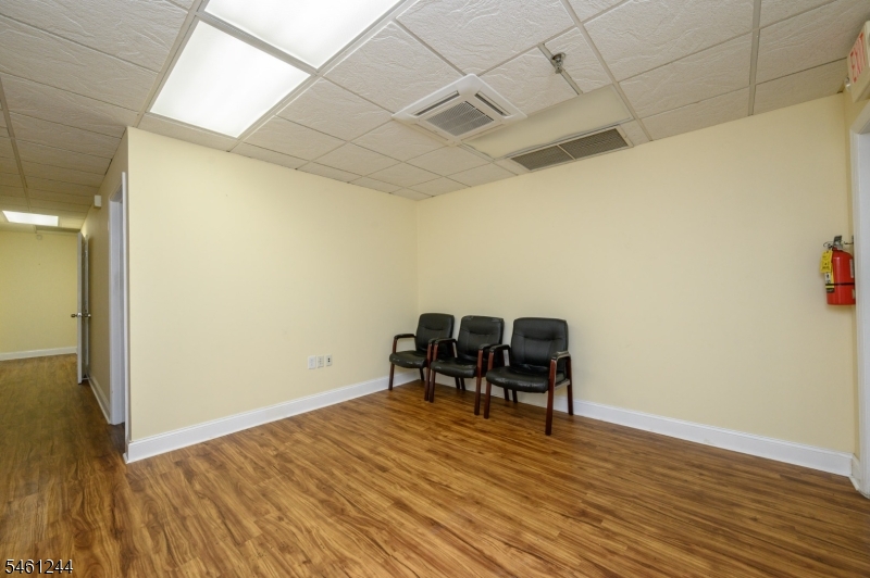 727 Raritan Rd Property Photo 6