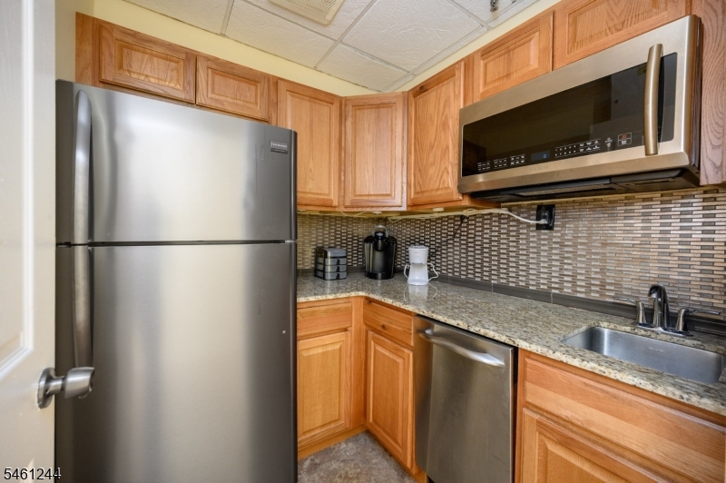 727 Raritan Rd Property Photo 8