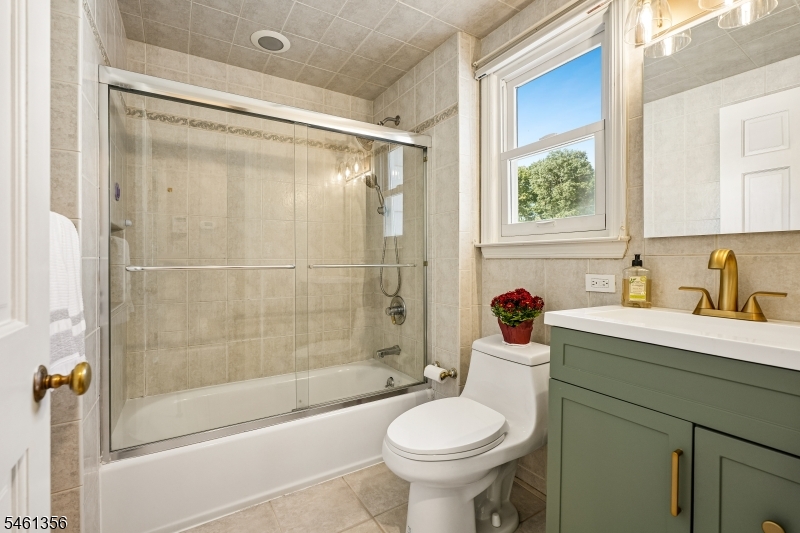 14 Wayland Dr Property Photo 24