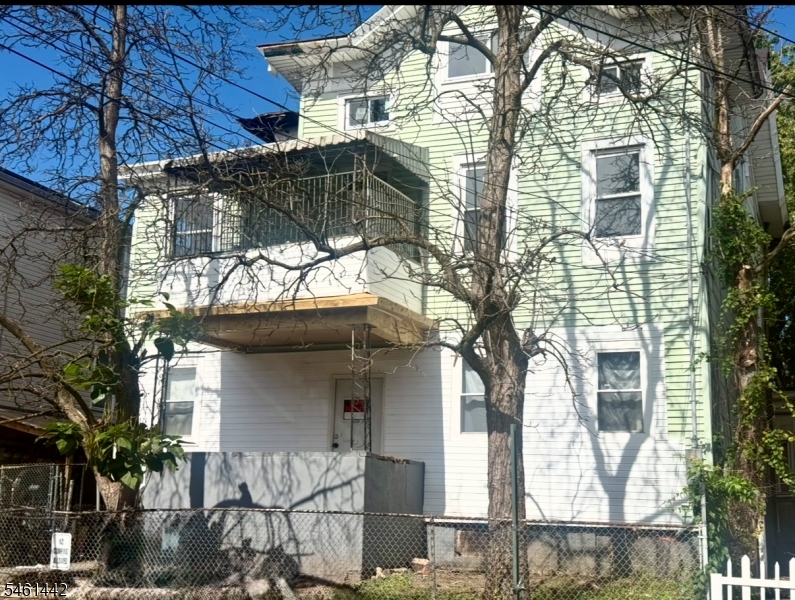 189 Park Ave 2 Property Photo 1