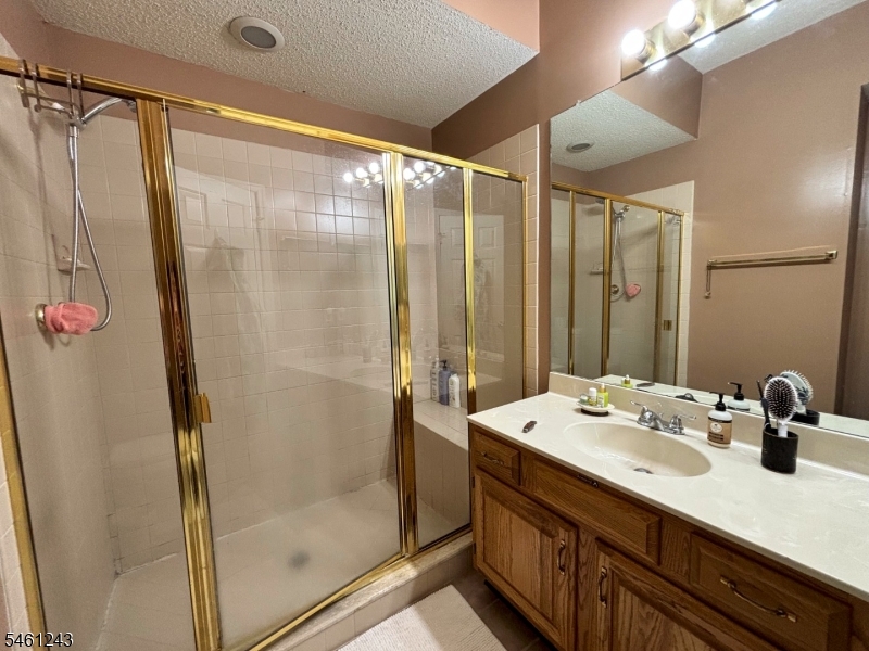 29 Harker Hill Dr Property Photo 8