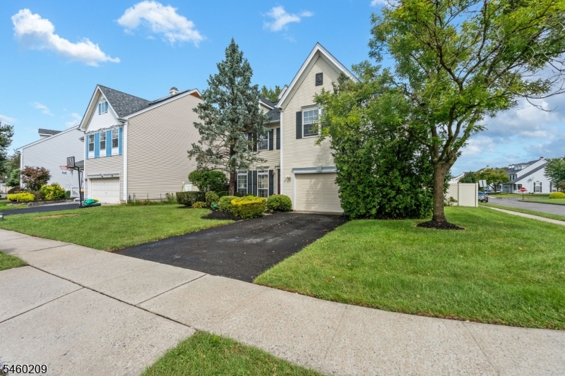 40 Champlain Way Property Photo 2