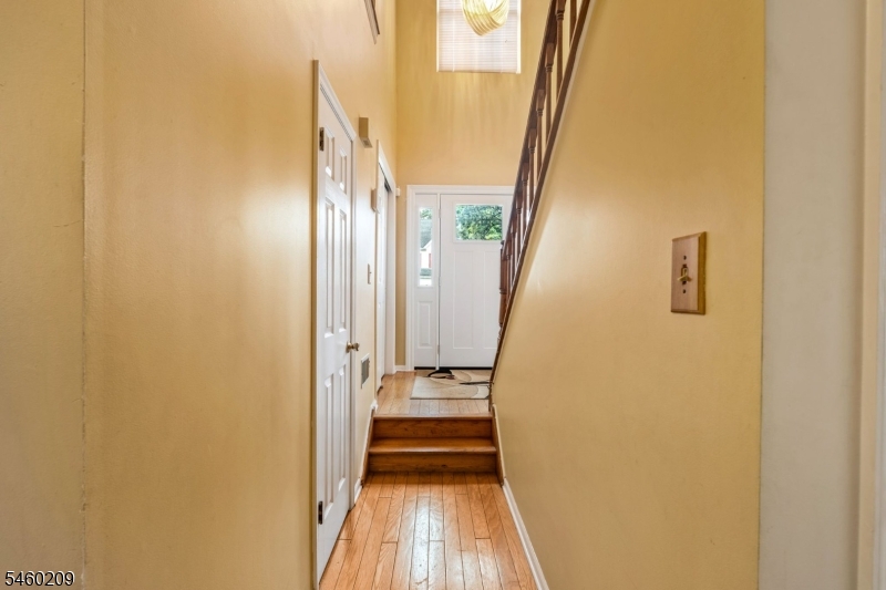 40 Champlain Way Property Photo 5