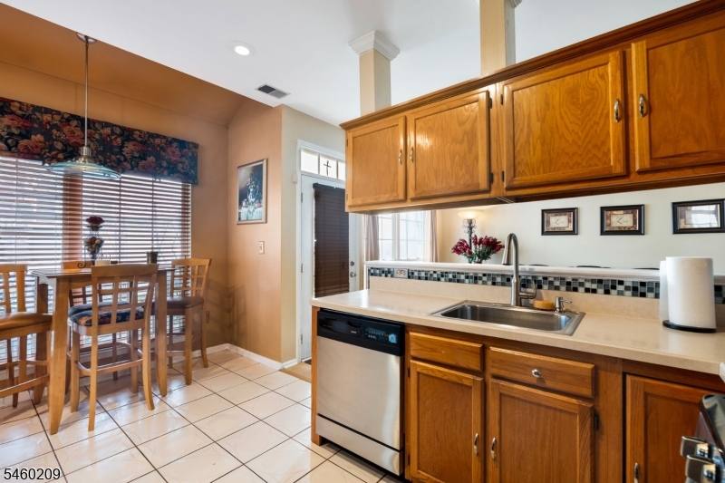 40 Champlain Way Property Photo 18
