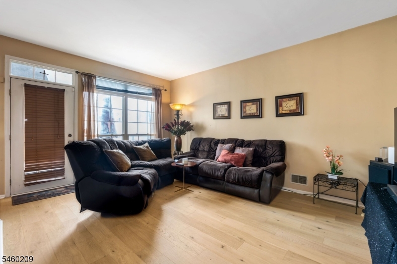 40 Champlain Way Property Photo 20