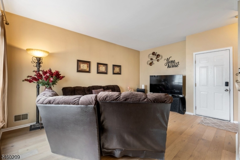 40 Champlain Way Property Photo 21