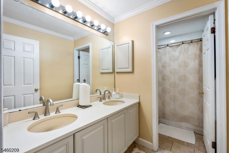 40 Champlain Way Property Photo 32