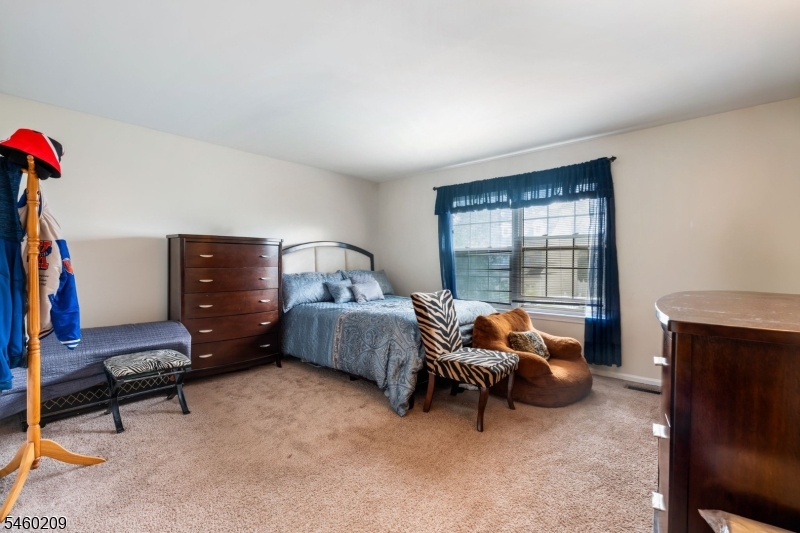 40 Champlain Way Property Photo 33