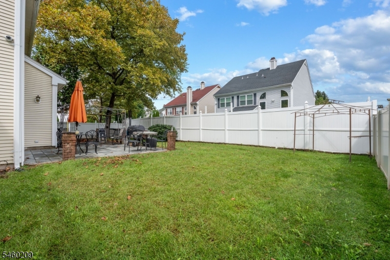 40 Champlain Way Property Photo 34