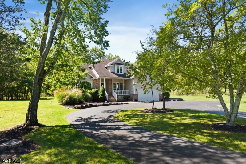 8 Rock Mill Run Property Photo 3