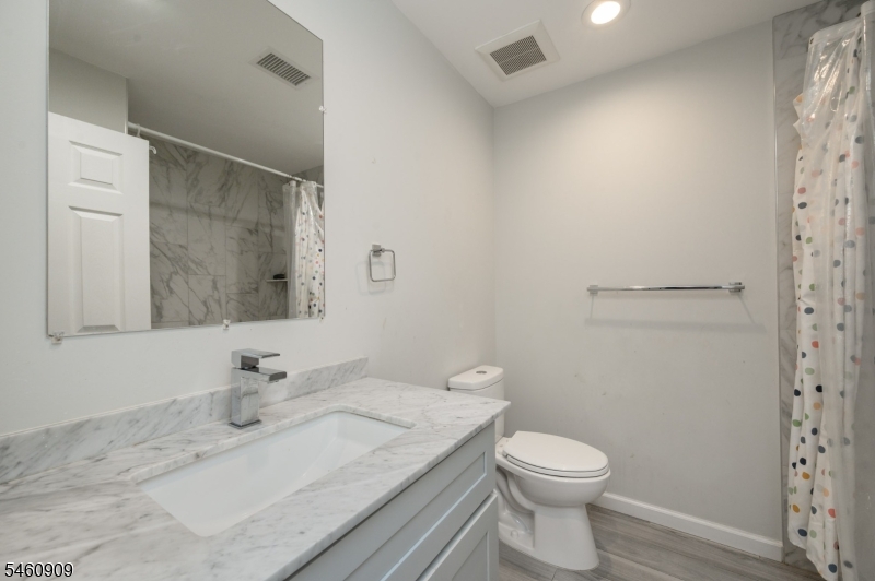 112 Valerie Dr Property Photo 13