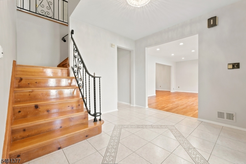 350 Parsippany Blvd Property Photo 3