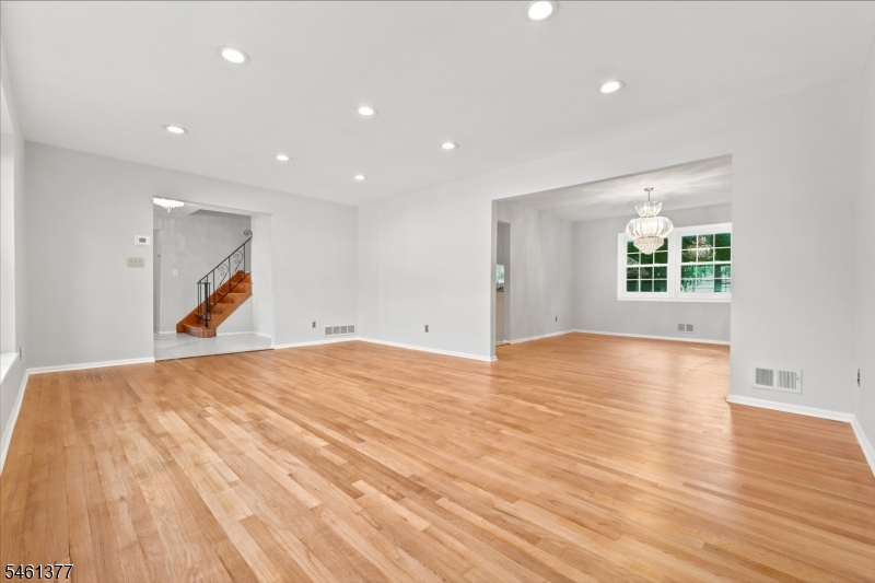 350 Parsippany Blvd Property Photo 4