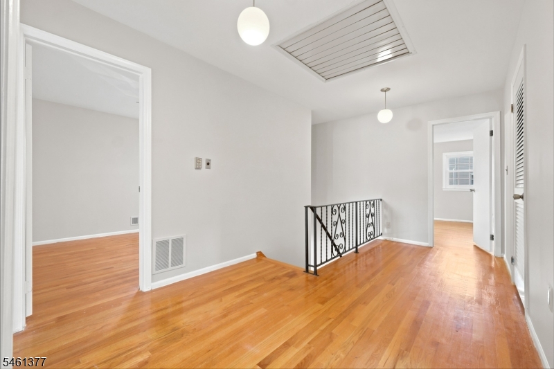 350 Parsippany Blvd Property Photo 6