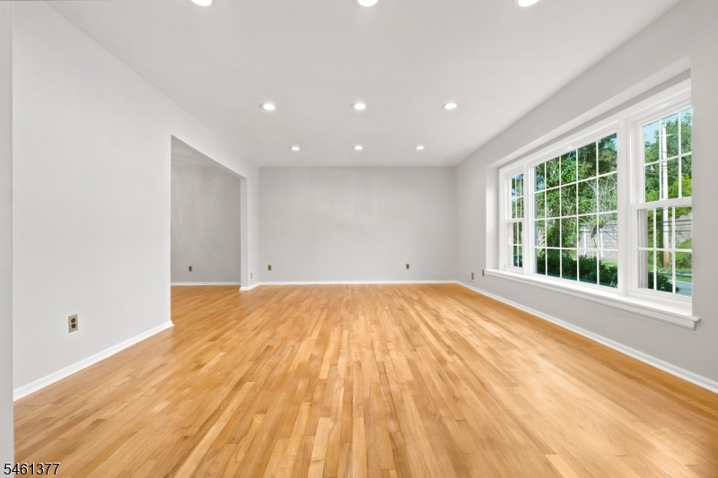 350 Parsippany Blvd Property Photo 7
