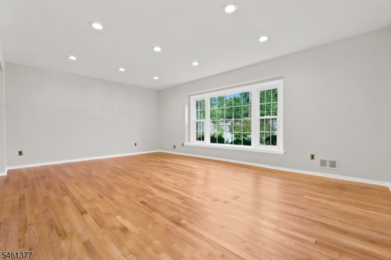 350 Parsippany Blvd Property Photo 18