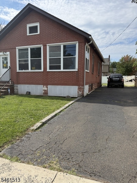 17 W Park Ave Property Photo 3