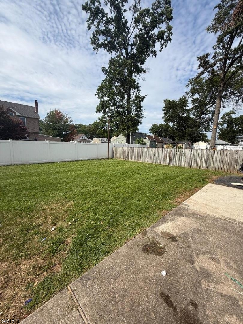 17 W Park Ave Property Photo 4