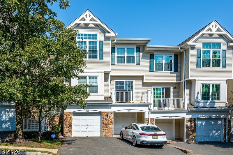 1092 Shadowlawn Dr