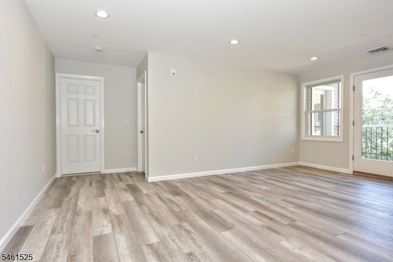7 Bergen St 203 Property Photo 7