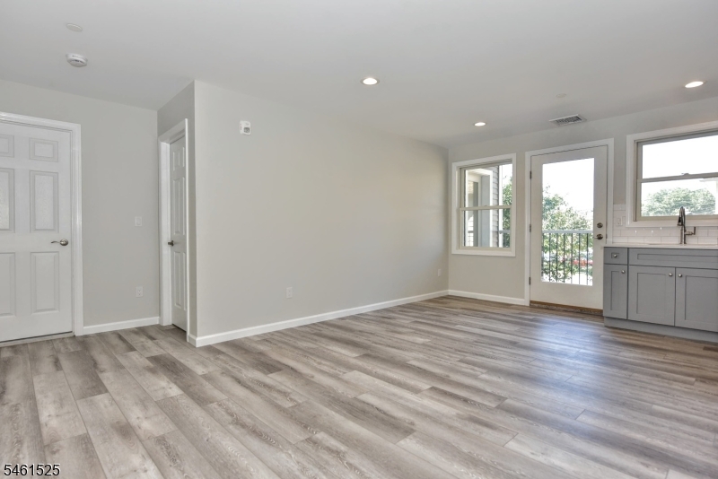 7 Bergen St 203 Property Photo 8
