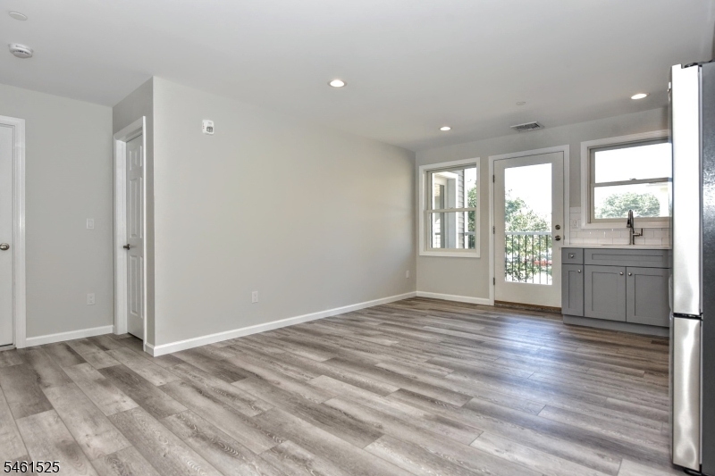 7 Bergen St 203 Property Photo 9