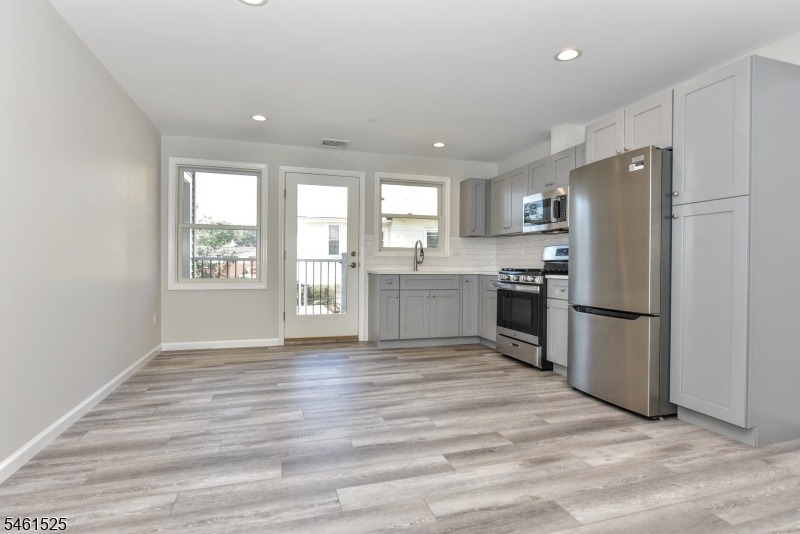 7 Bergen St 203 Property Photo 10