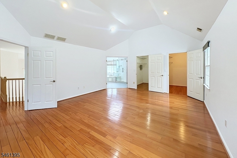33 Rose Ln Property Photo 22