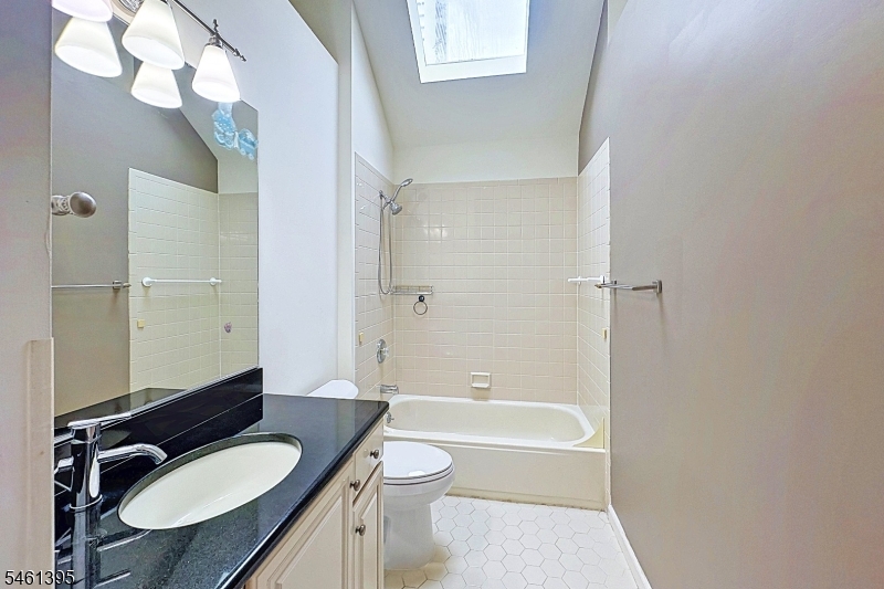 33 Rose Ln Property Photo 31