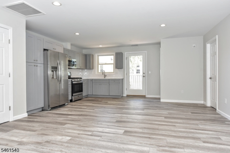 7 Bergen St 201 Property Photo 10