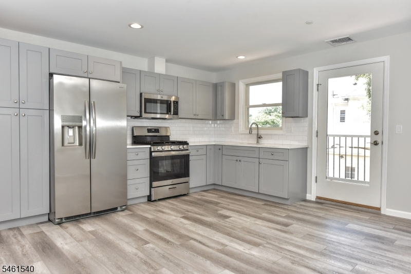 7 Bergen St 201 Property Photo 11