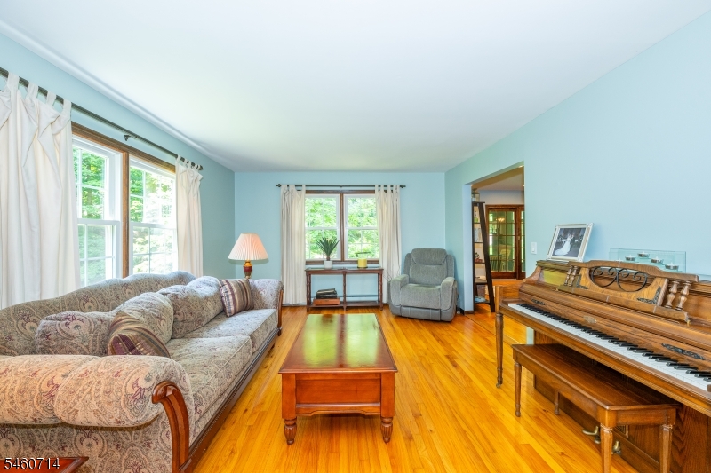 4 Tracey Ln Property Photo 10