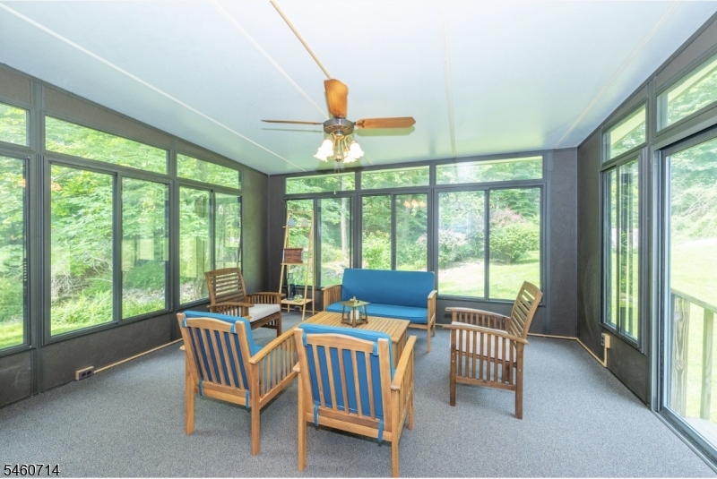 4 Tracey Ln Property Photo 17