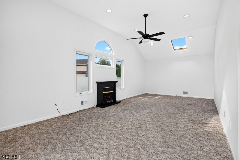 210 Oak Tree Ave Property Photo 6