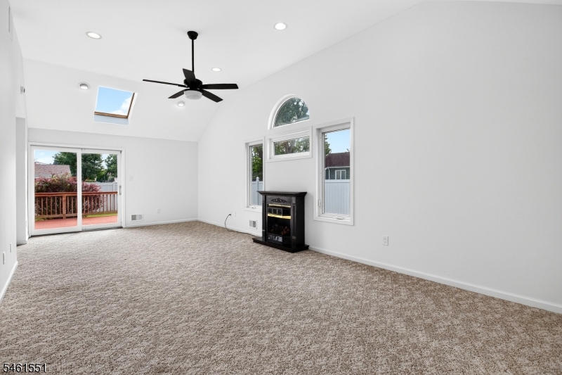 210 Oak Tree Ave Property Photo 7