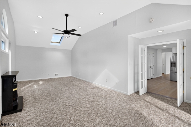 210 Oak Tree Ave Property Photo 9