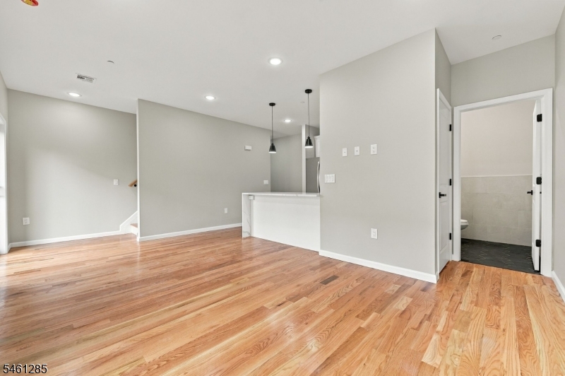 502 Davis Ave Property Photo 5